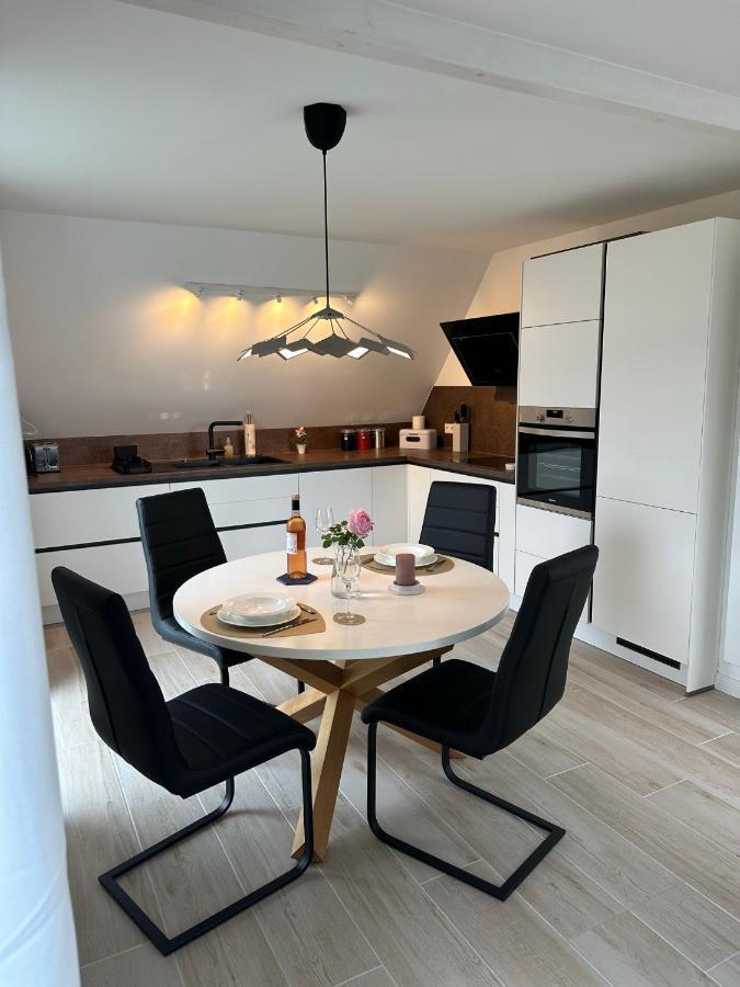 Helle, Grosszuegige Ferienwohnung Fuer 2 - 3 Personen Mit Parkplatz + E-Ladestation In Buchholz, Nordheide บุคโฮลซ์ อิน แด นอร์ดไฮเดอ ภายนอก รูปภาพ