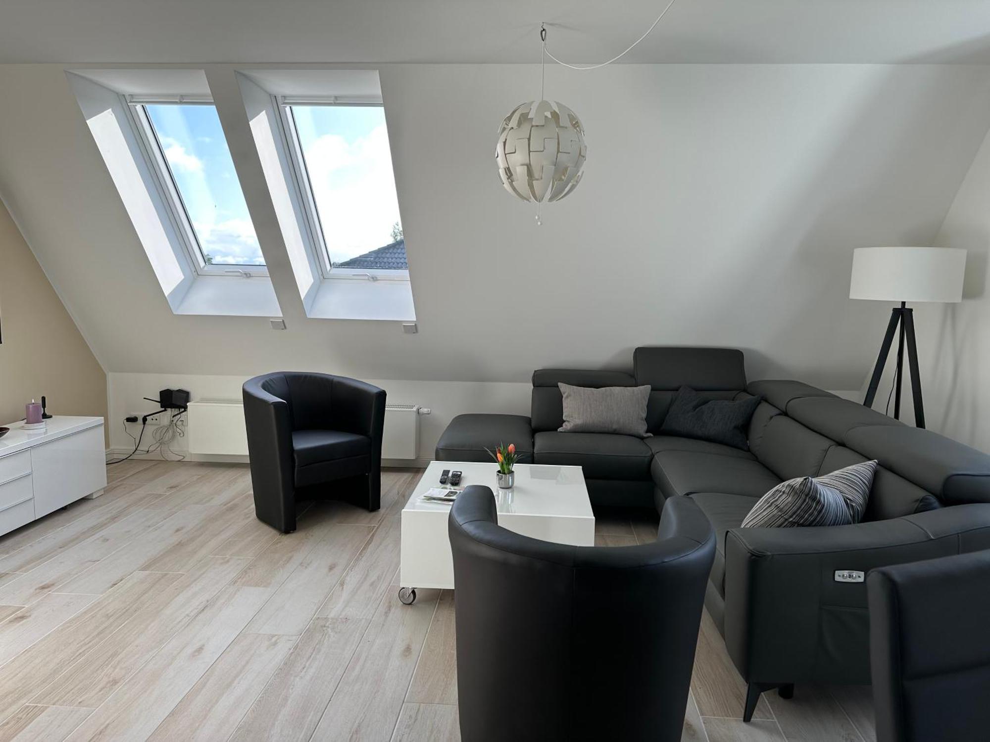Helle, Grosszuegige Ferienwohnung Fuer 2 - 3 Personen Mit Parkplatz + E-Ladestation In Buchholz, Nordheide บุคโฮลซ์ อิน แด นอร์ดไฮเดอ ภายนอก รูปภาพ